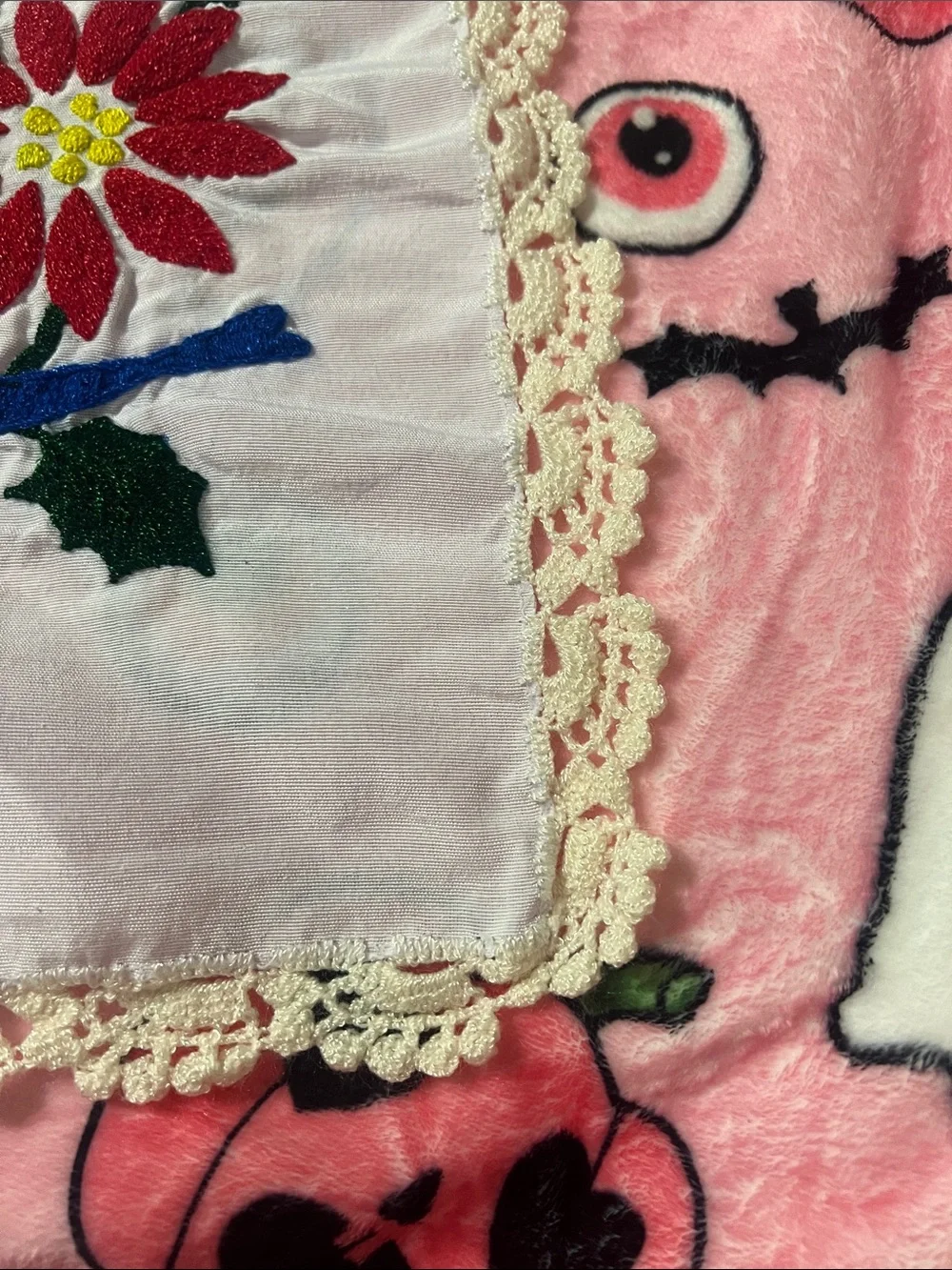 Hand-Embroidered Mexican Tortilla Warm - Off-White Edge